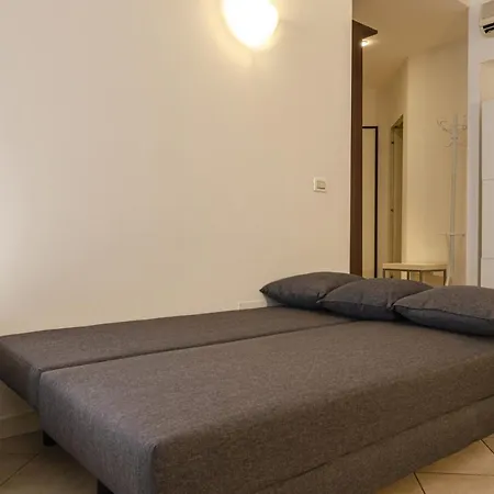 A Pochi Passi Da Palazzo Pallavicini *