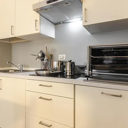 A Pochi Passi Da Palazzo Pallavicini Apartmán *