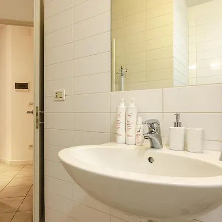 Apartmán A Pochi Passi Da Palazzo Pallavicini *